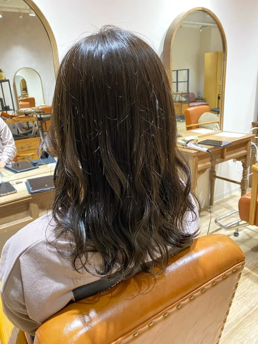 セミロング カラー グレージュ 田中 美沙希のヘアスタイル