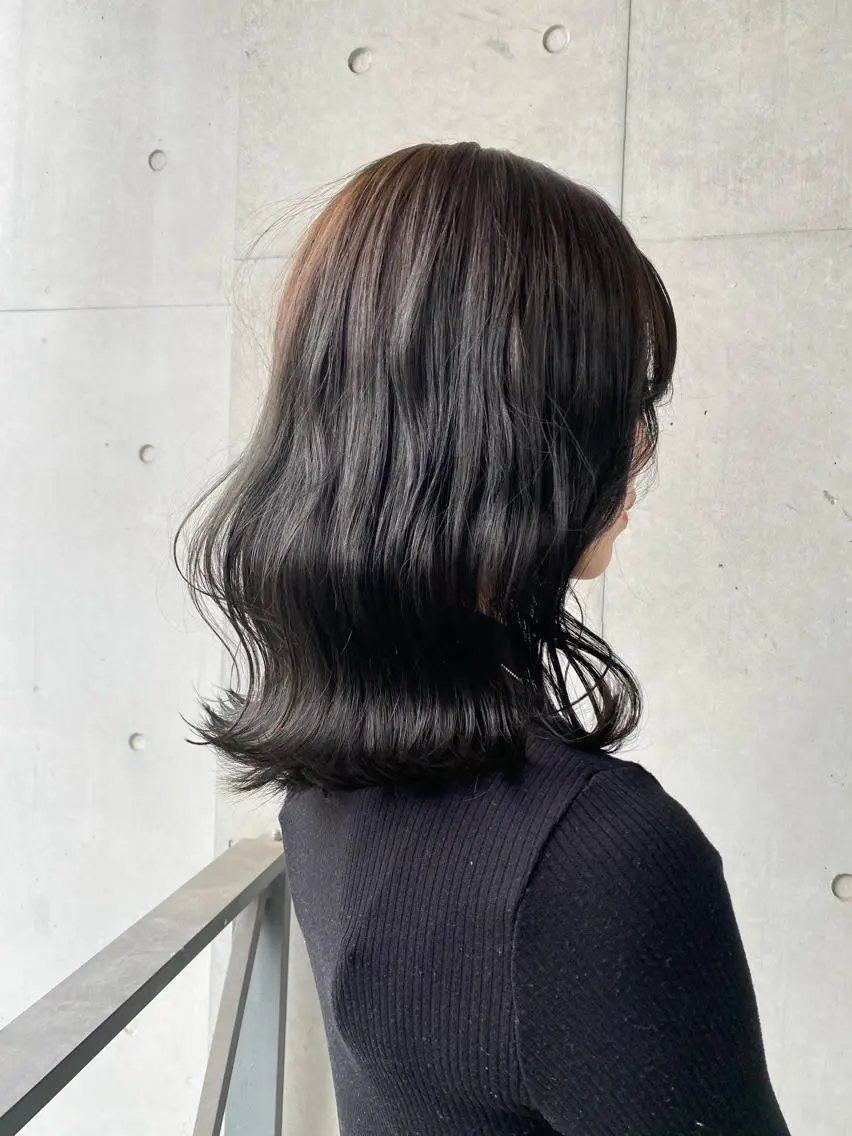ミディアム カラー ダークグレー ダークグレージュ グレージュ 【ROA】 MISUZU✨のヘアスタイル