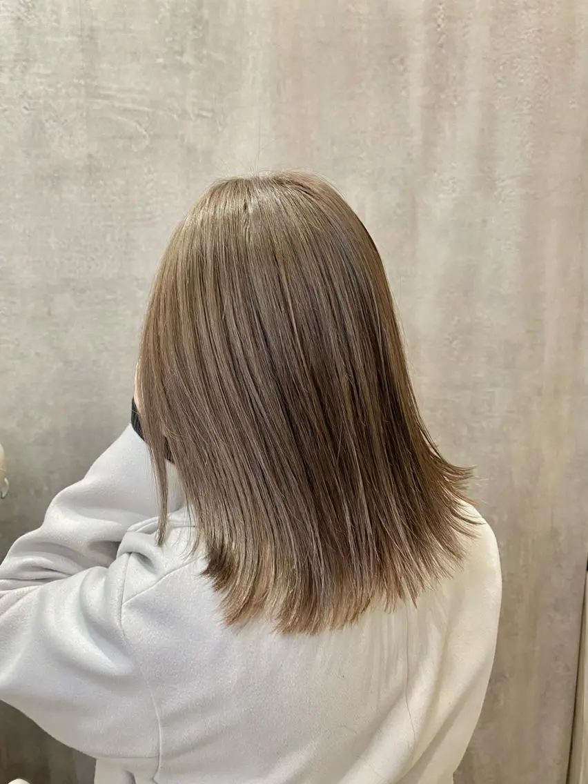 カラー ベージュカラー ミルクティーベージュ 大口 楓のヘアスタイル