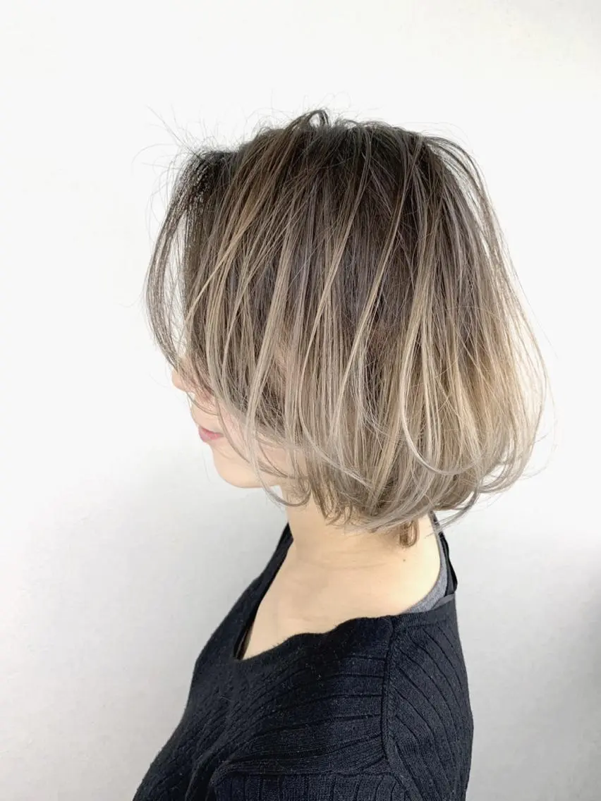 ミディアム カラー バレイヤージュ レイヤーカット ハイトーンブリーチ 土坂 由志【京都】のヘアスタイル