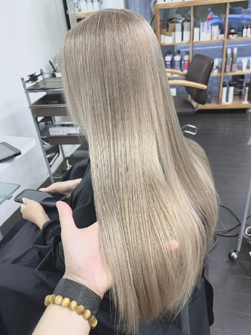 ロング カラー ベージュカラー ブロンド ブロンドベージュ ⭐️ボブ/ショート りゅうしんのヘアスタイル