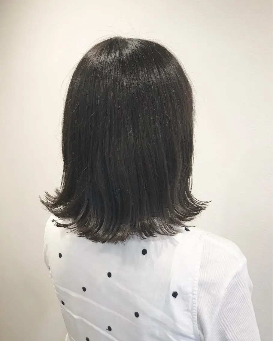 ショート カラー グレージュ 外ハネヘア カット トリートメント エイト ウメダのヘアスタイル