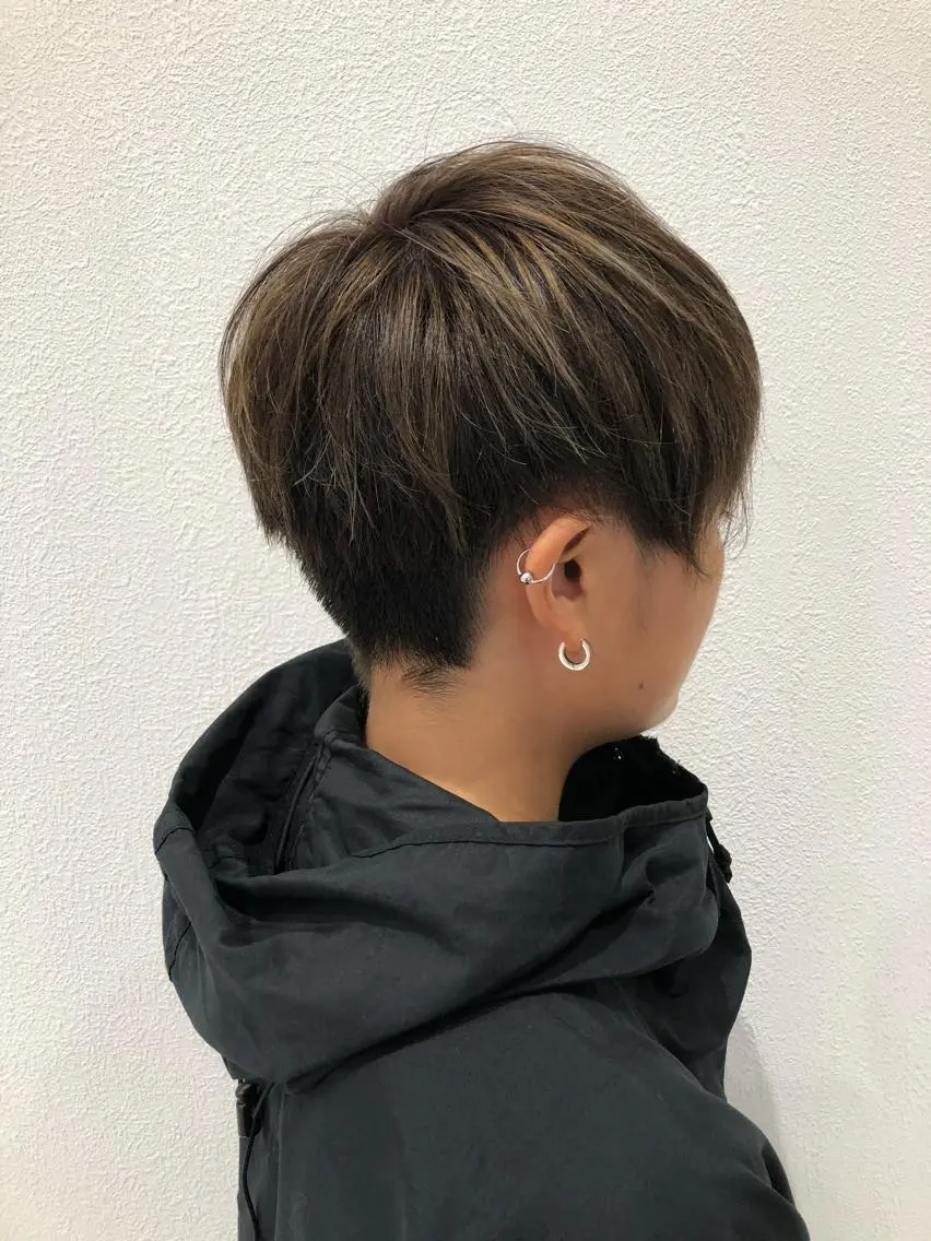 ショート 岸 保奈美のヘアスタイル