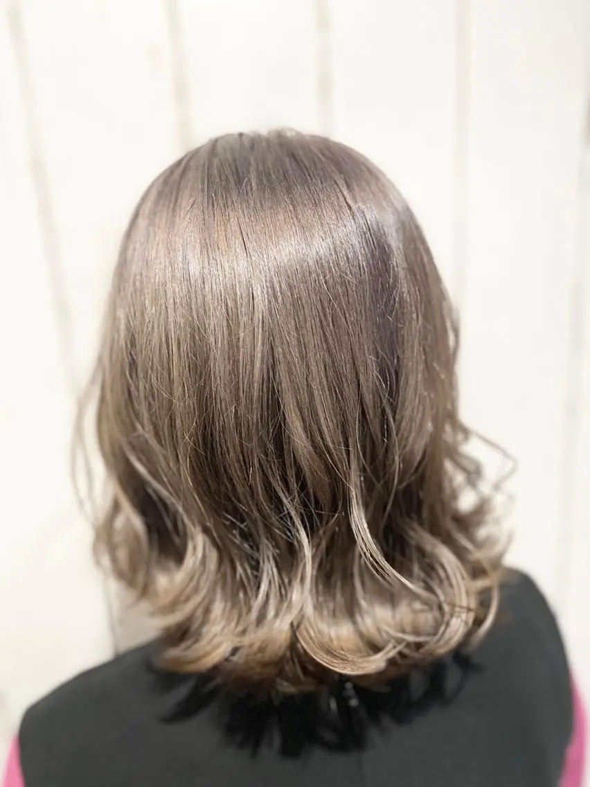 セミロング カラー パーマ ヘアアレンジ アッシュ バレイヤージュ ベージュカラー ブリーチ 透明感カラー 👑指名率No.1 👑坂口飛翔のヘアスタイル