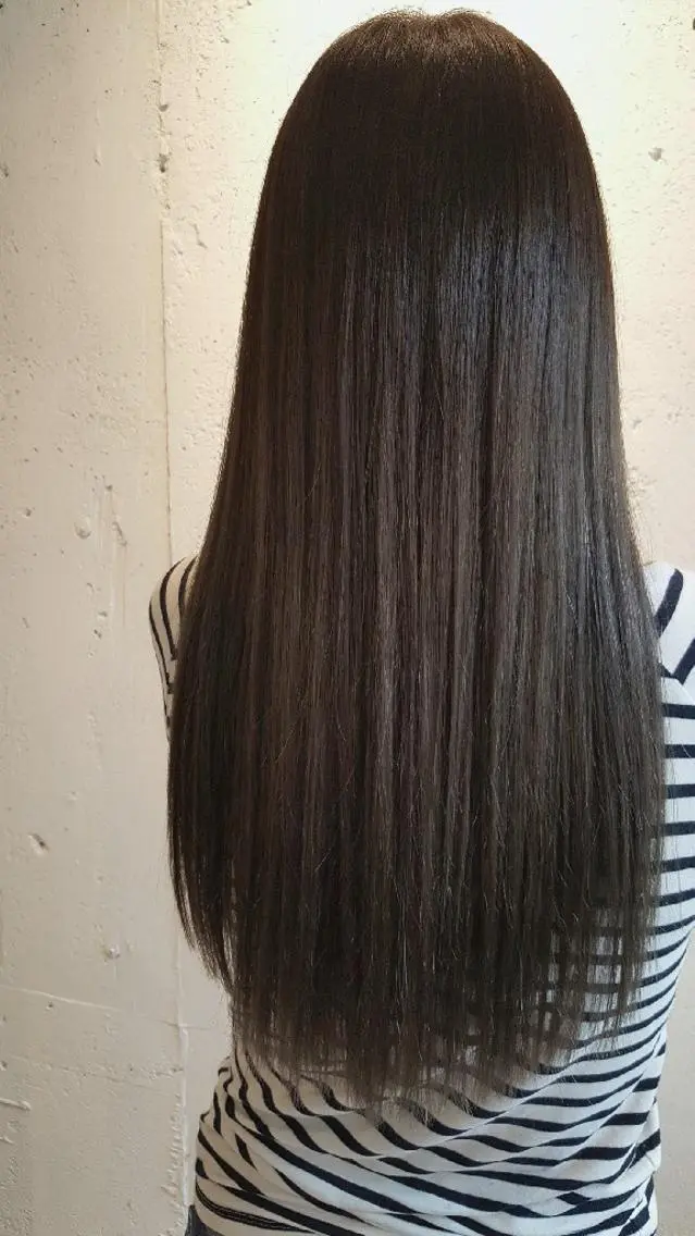 ロング アッシュ カット トリートメント あらき ちさとのヘアスタイル