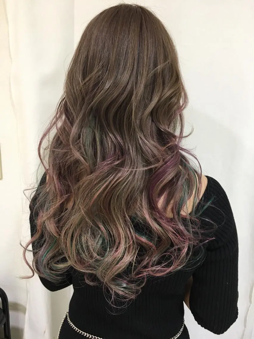 ロング カラー ヘアアレンジ メッシュ パープルカラー きむえり/髪質改善 /うねり広がり改善のヘアスタイル