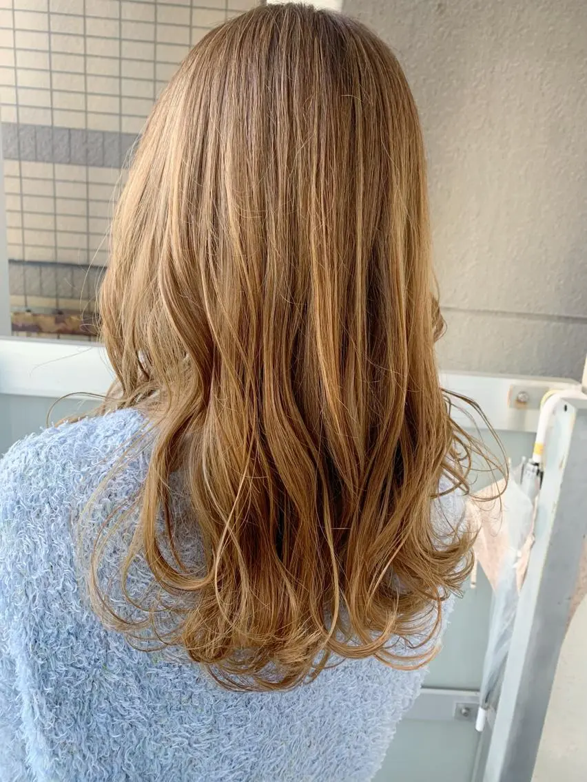 セミロング カラー 古田 昂也のヘアスタイル