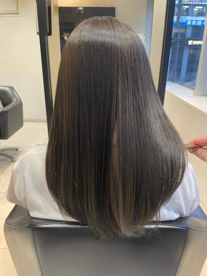 ロング カラー ヘアアレンジ ベージュカラー ブリーチ ブルーカラー ブラウンカラー ブルージュ ヘアカラー トリートメント ヘアセット 髪質改善カラー🦋 田村のヘアスタイル