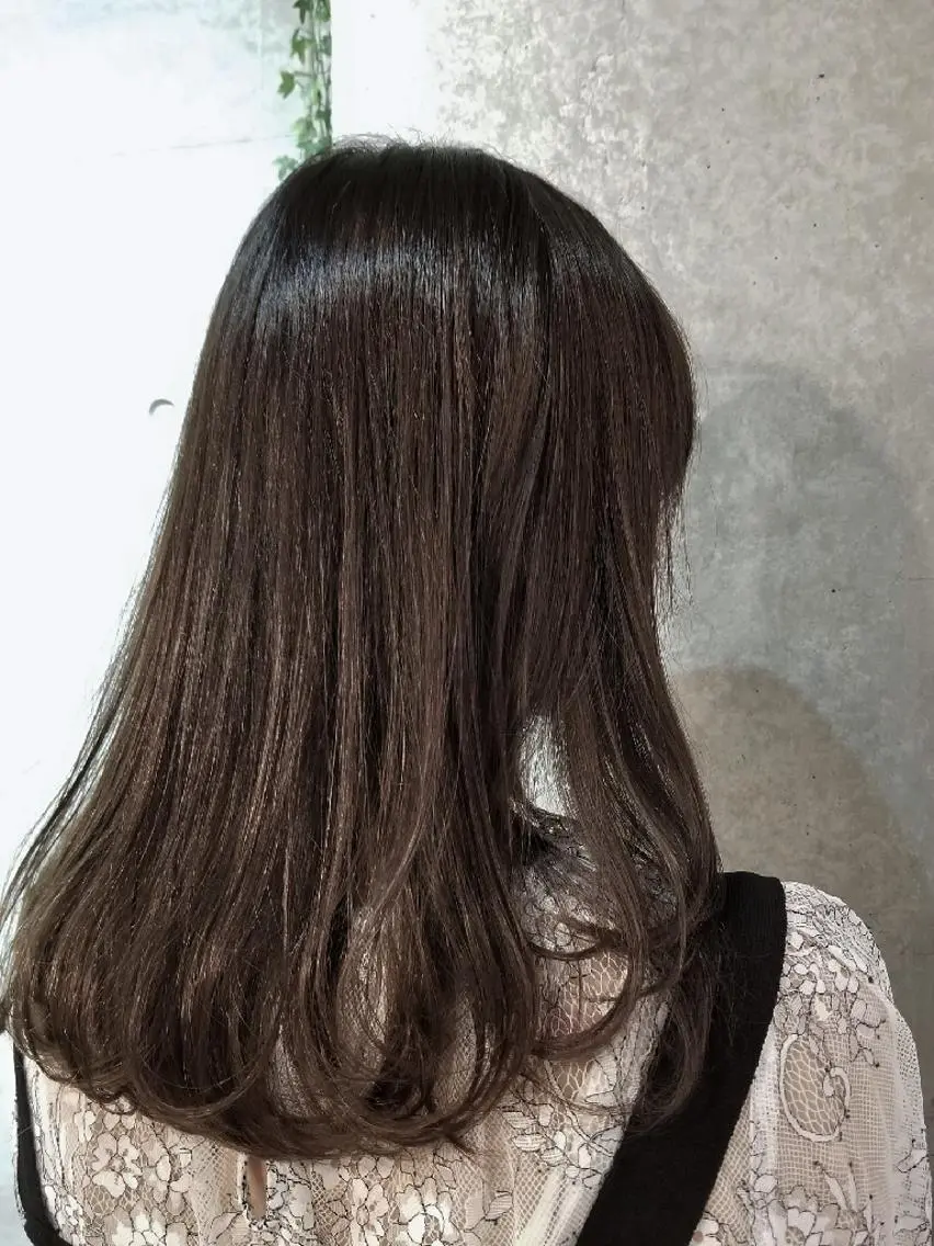 セミロング カラー アッシュ フリーランス 和田のヘアスタイル