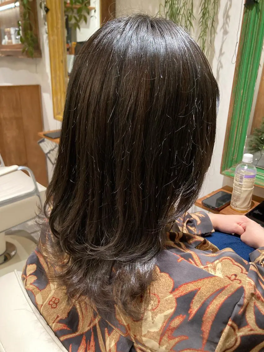 ミディアム カラー ブルーカラー 髪質改善 大方 いくみのヘアスタイル