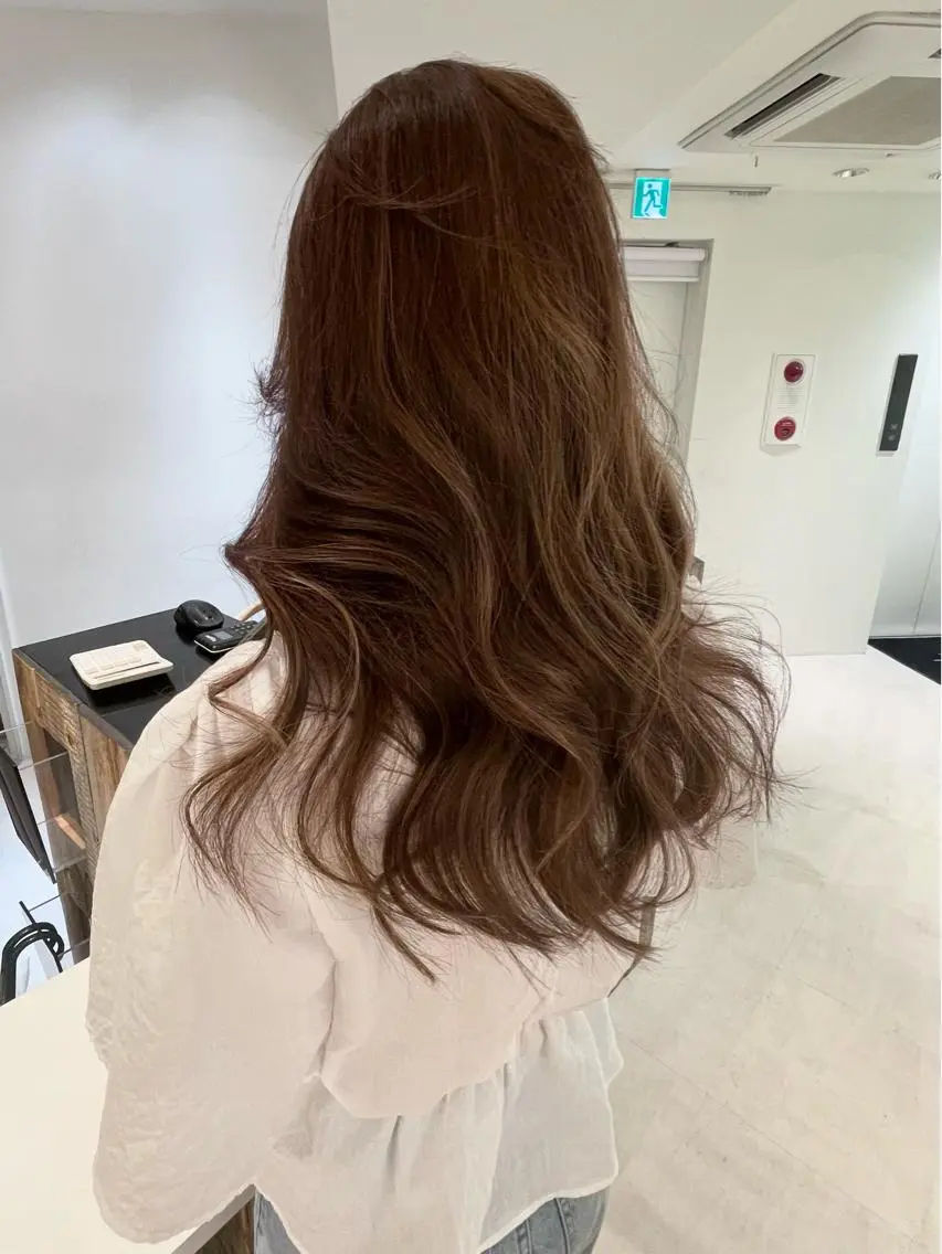 ロング 赤み消し透明感カラー オオヤマのヘアスタイル