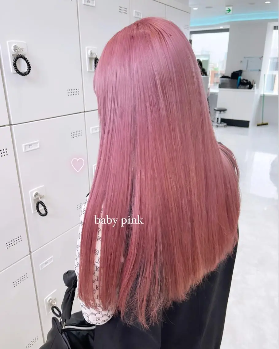 ロング カラー 𝘳𝘺𝘰𝘬𝘢 髪質改善／ブリーチのヘアスタイル