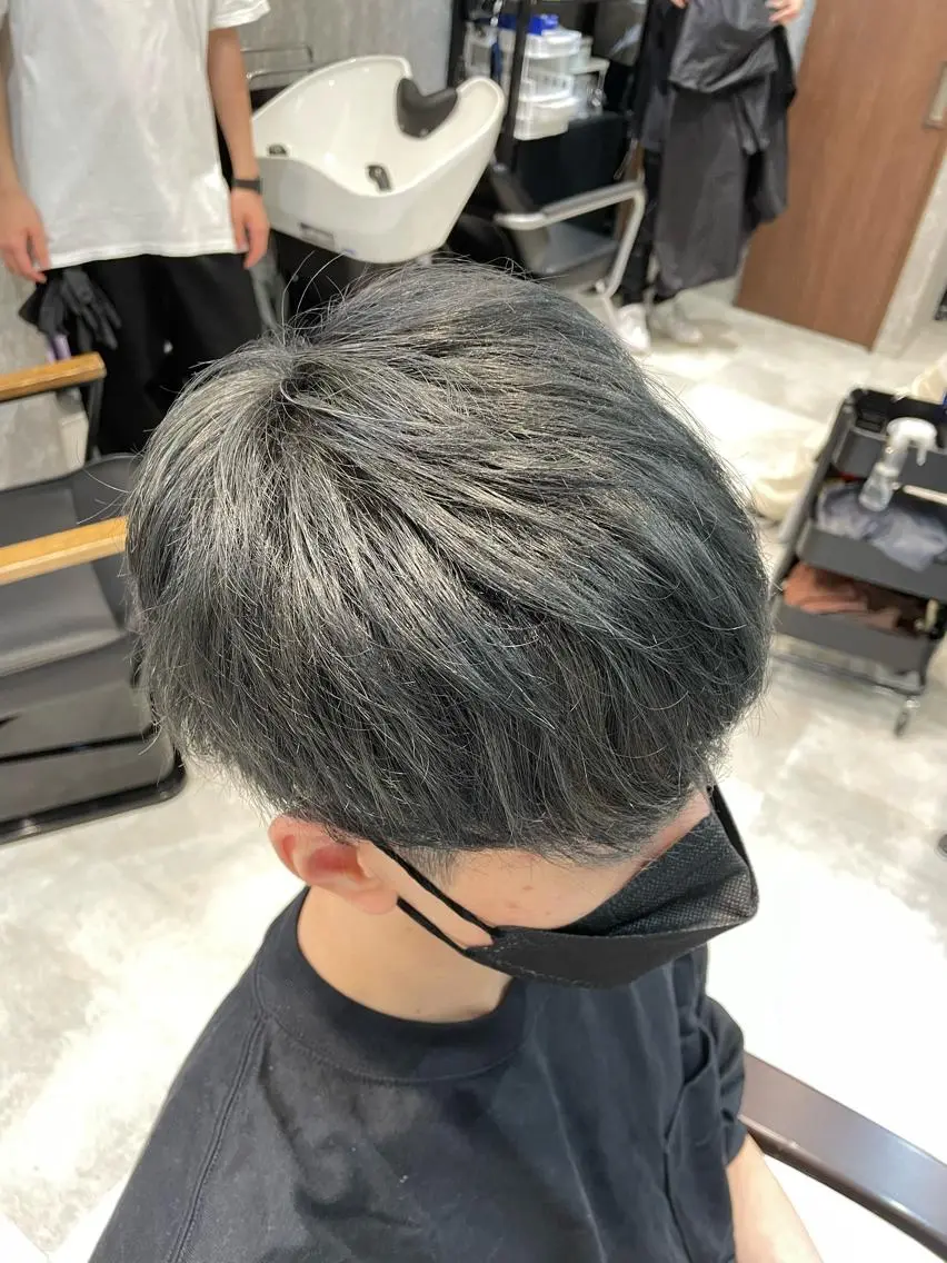 ショート カラー パーマ メンズ アッシュ アッシュグレー 🔥メンズ超特化🔥 青木海斗のヘアスタイル
