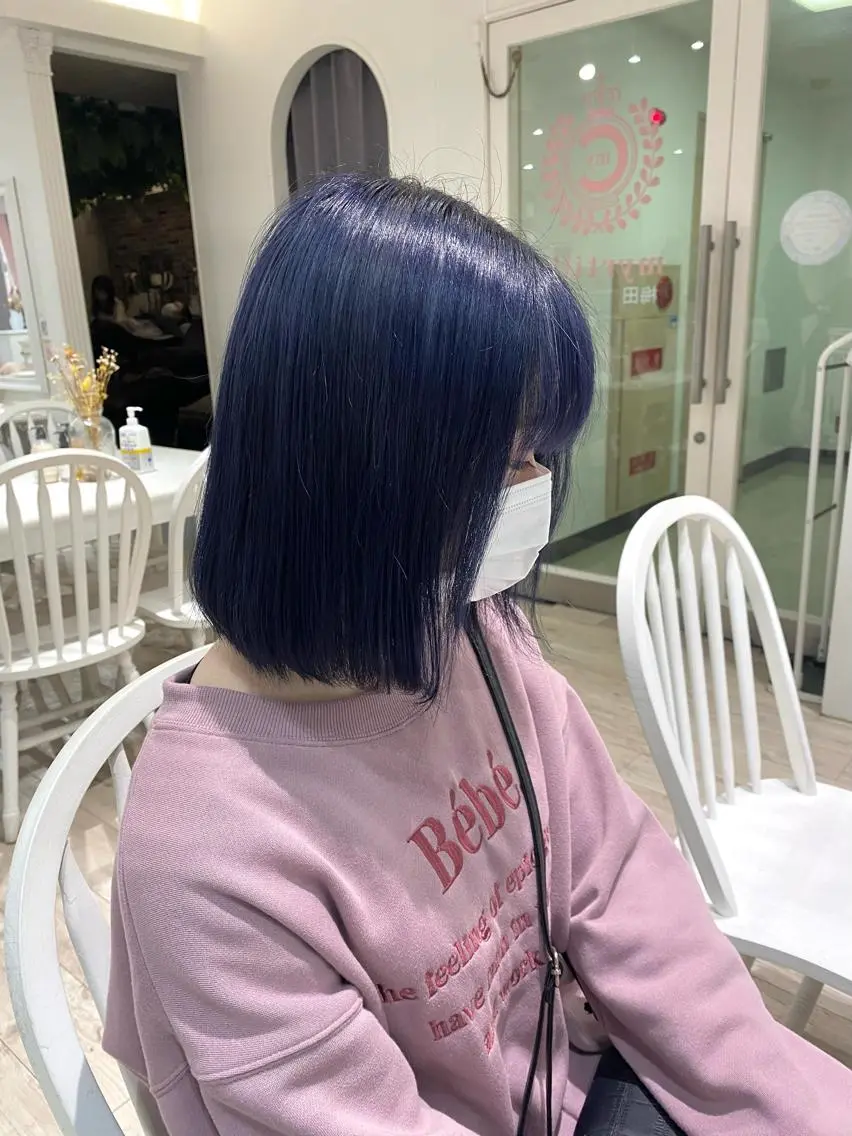 ミディアム カラー ブルーカラー ネイビーカラー カット ヘアカラー 暖色カラー✨️ 門内 梨真のヘアスタイル