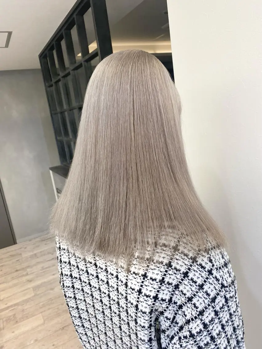ロング カラー グレージュ ヘアカラー ハイトーン特化サロン 🍑momo🍑のヘアスタイル