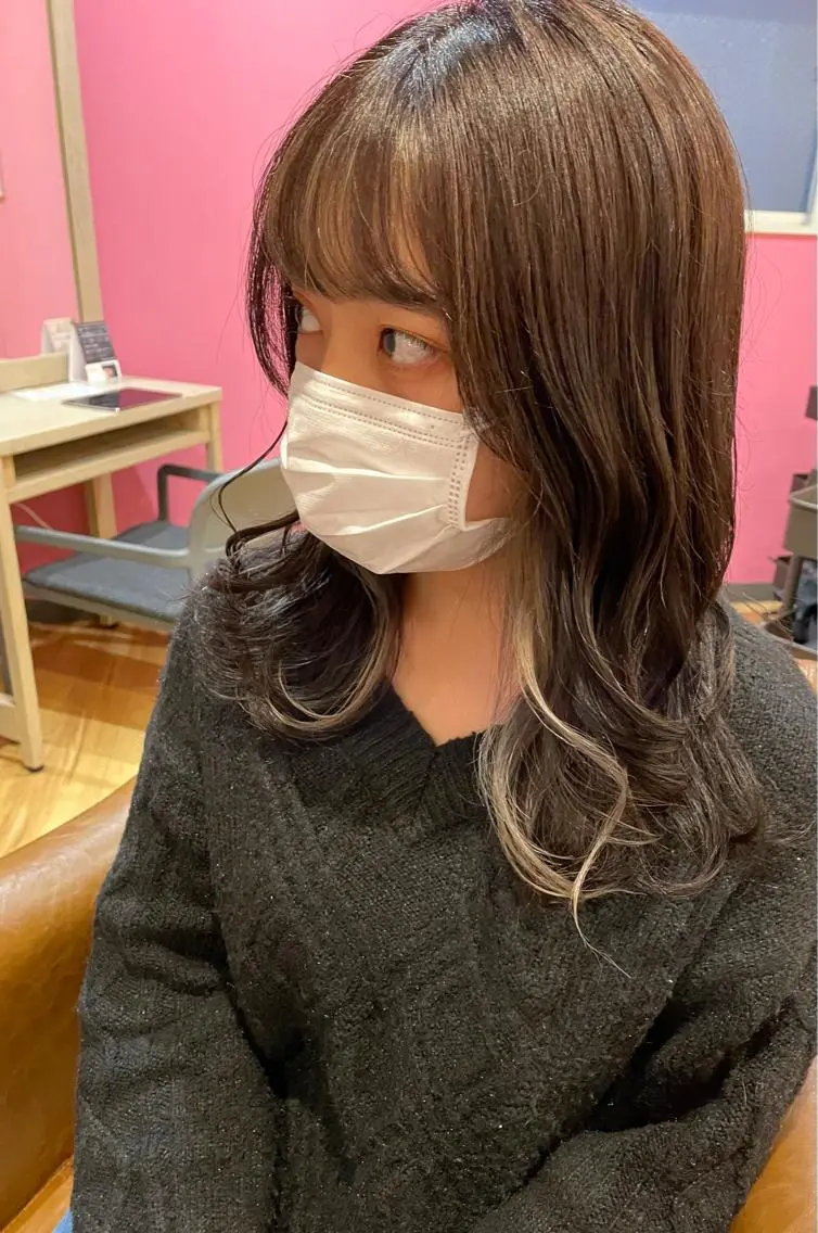 セミロング カラー シルバー ホワイトシルバー ヘアカラー 北九州美容室 🕊️わかな✂︎のヘアスタイル