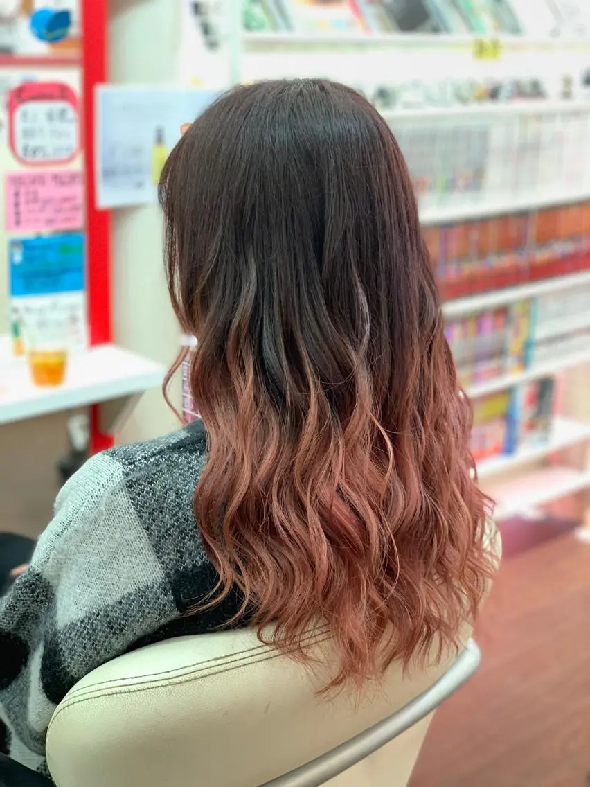 ロング ヘアカラー たけい ゆうきのヘアスタイル