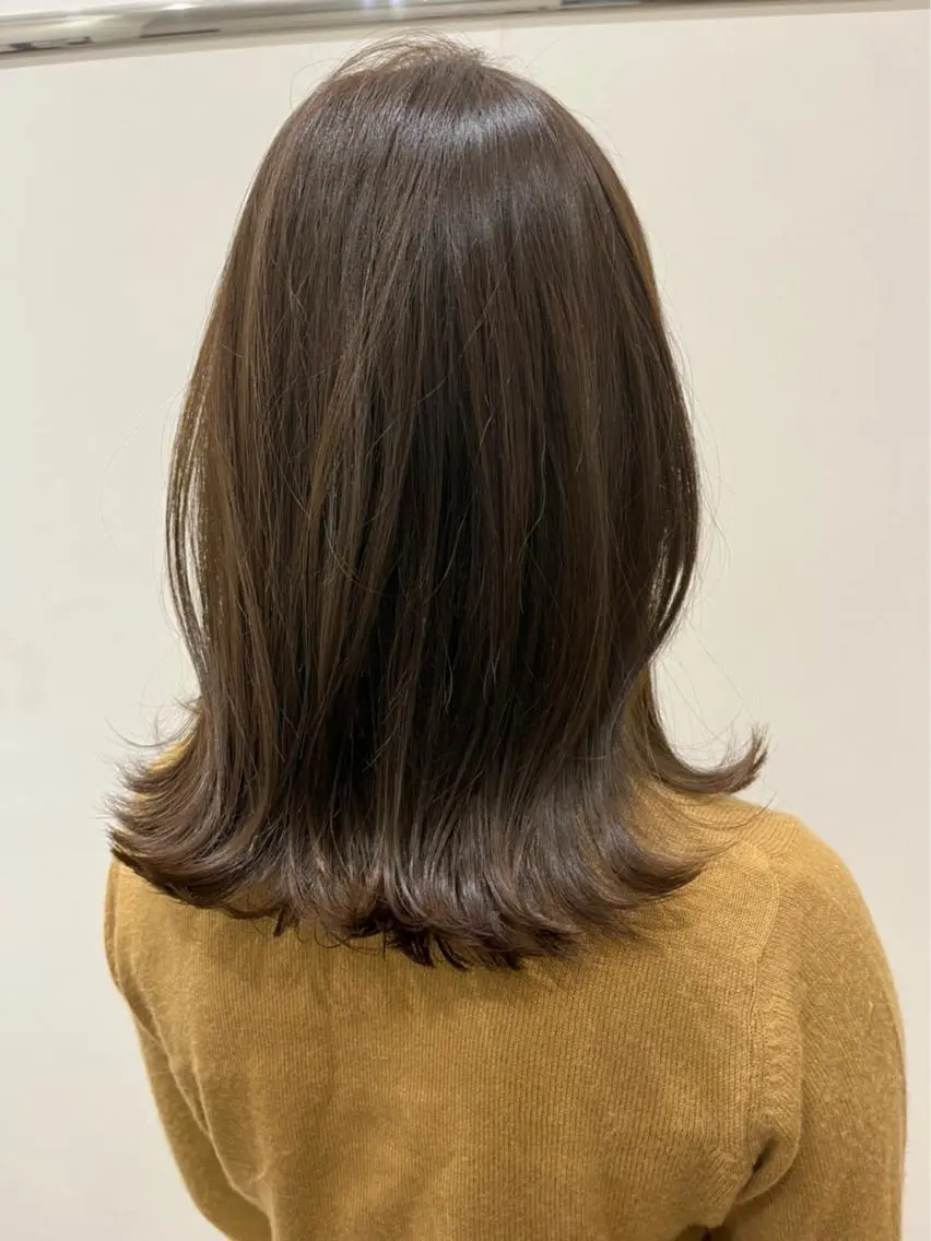 ミディアム カラー 伊藤 未紗希のヘアスタイル