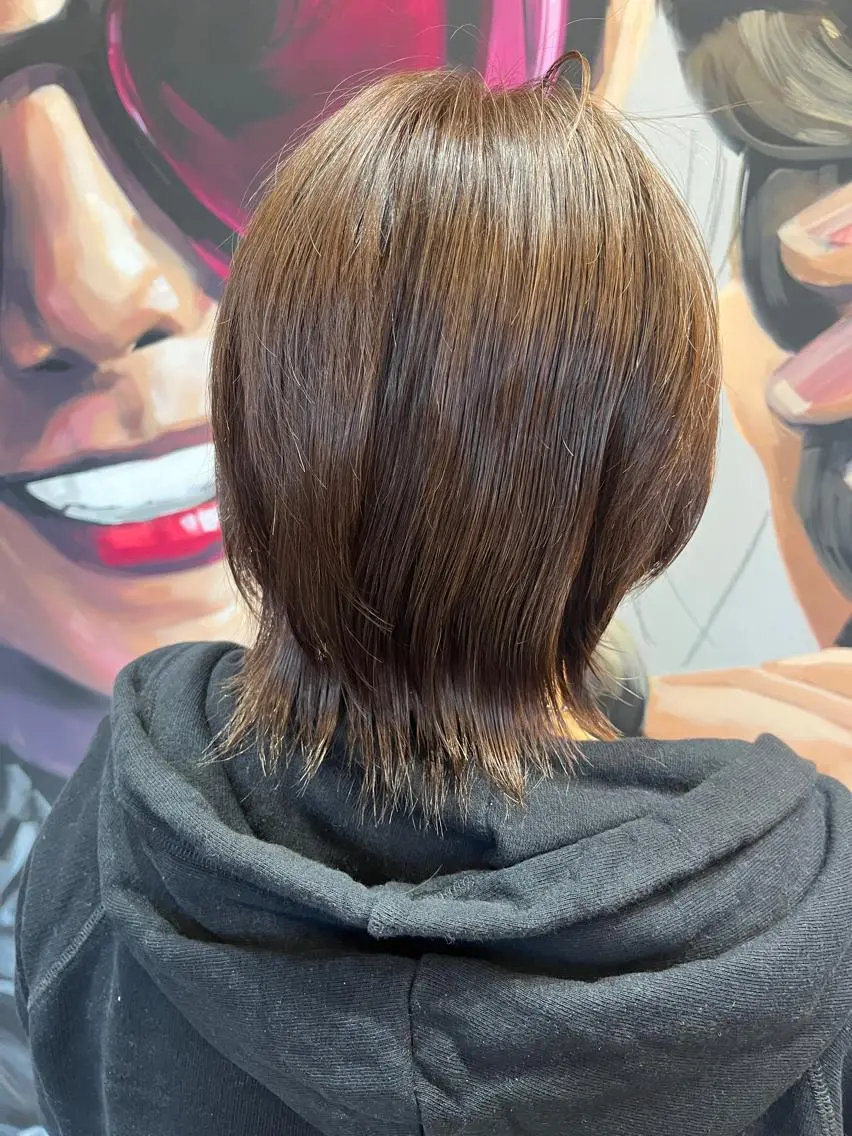 セミロング カラー パーマ ヘアアレンジ メンズ キッズ ネイル マツエク・マツパ アイブロウ メンズハイライト メンズパーマ セミロングパーマ ブラウンカラー ケアカラー 久木原 ゆりのヘアスタイル