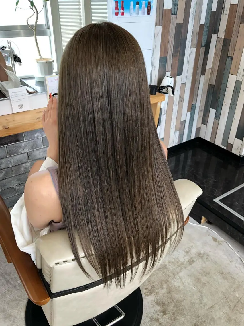 ロング カラー グレージュ ヘアカラー トリートメント Lee (李 勇喜)のヘアスタイル