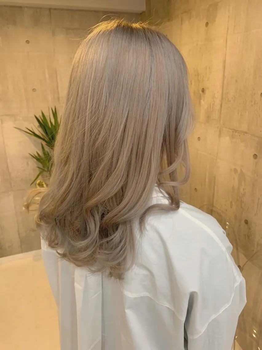 セミロング カラー アッシュ アッシュグレー ベージュカラー 黒髪 ブリーチ カット ヘアカラー 💕ブリーチ/ヘアメ 🎀YUUKAのその他イメージ