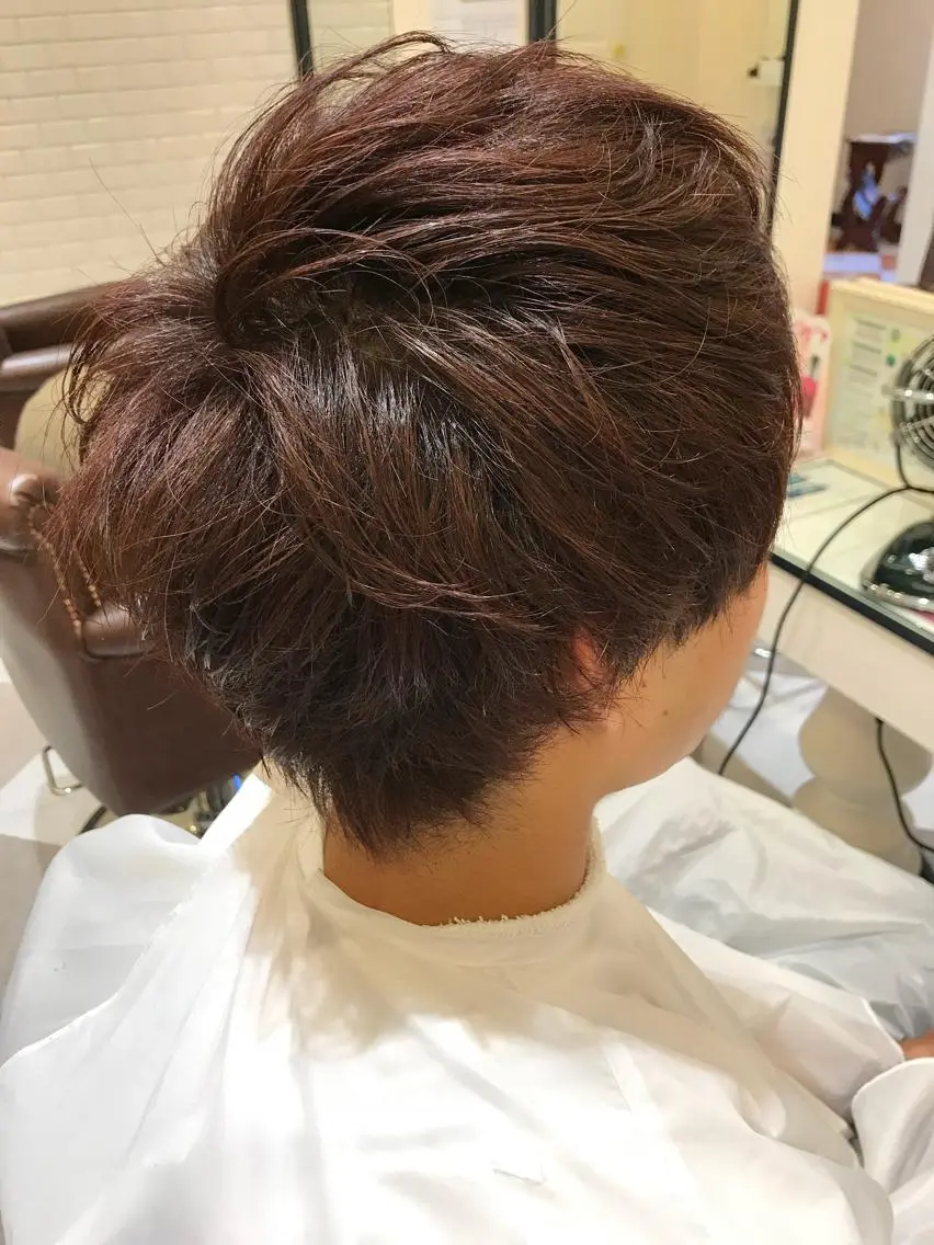 カラー メンズ 粟田 めぐみのヘアスタイル