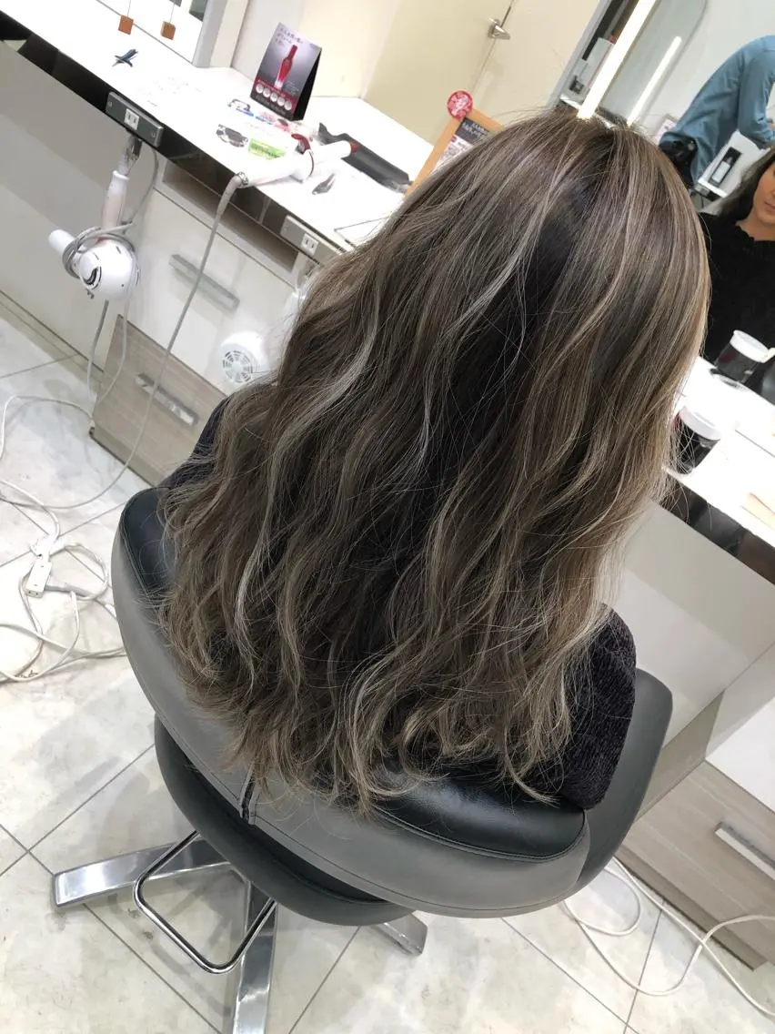 セミロング 岸 保奈美のヘアスタイル