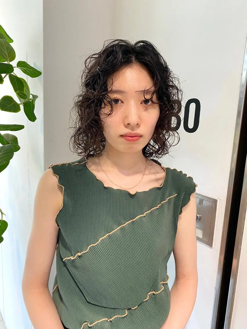 セミロング カラー パーマ ヘアアレンジ メンズ キッズ ネイル マツエク・マツパ アイブロウ メンズパーマ セミロングパーマ ミディアムネイル パーマスタイル🔅 sayacaのヘアスタイル