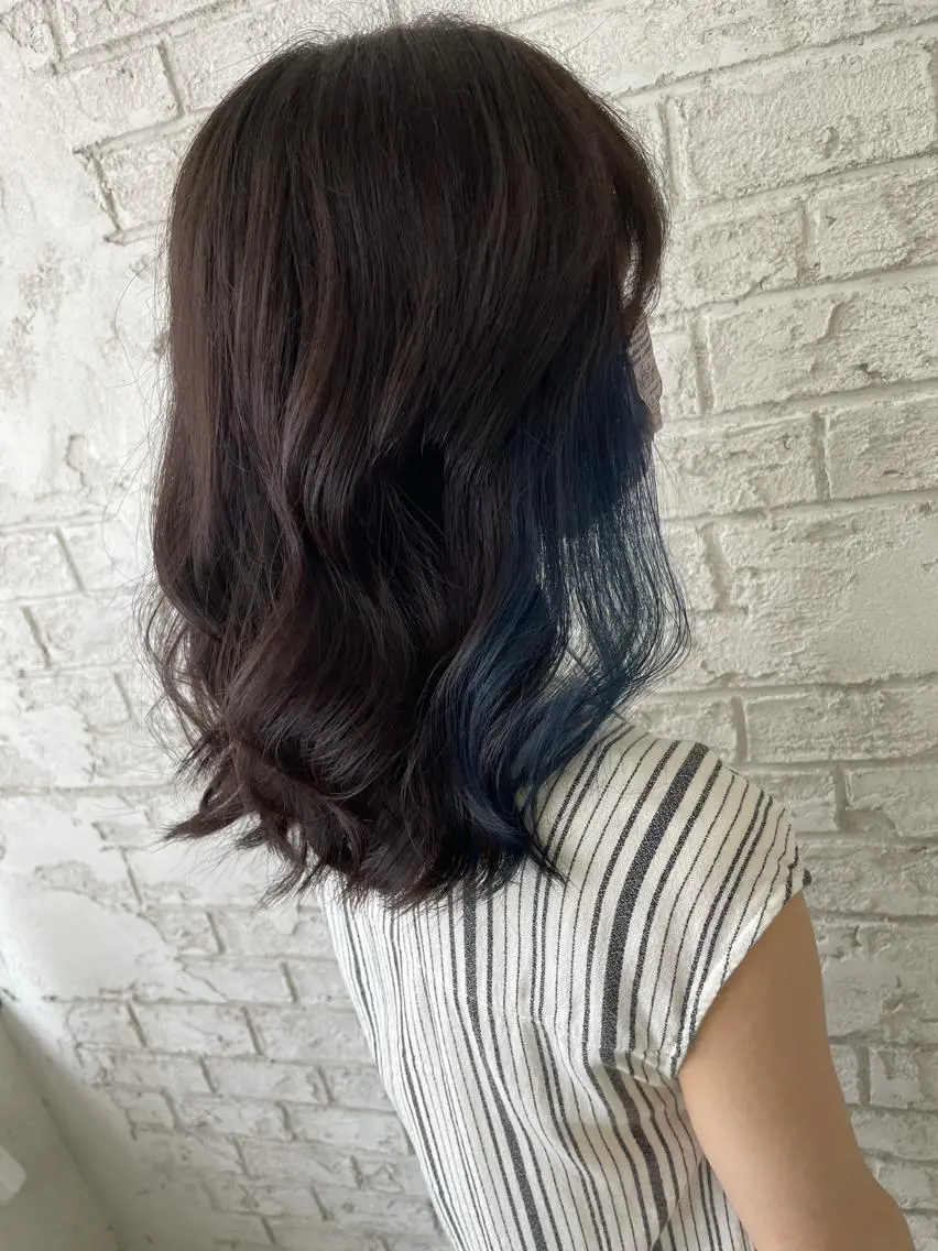 ミディアム カラー ブルーカラー イヤリングカラー インナーカラー ブリーチ特化 ハイトーンRYOYAのヘアスタイル
