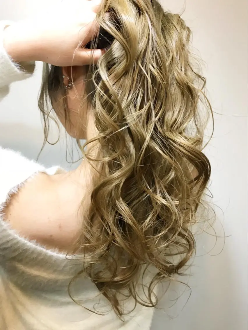 ロング カラー ヘアカラー トリートメント ✨ハイトーン✨透明感 ✨生神　優季のヘアスタイル