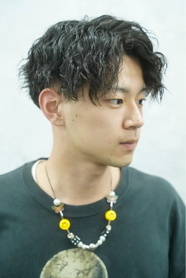 ショート パーマ メンズ センターパート 刈り上げ カット パーマ 垢抜け・メンズパーマ 津山祐紀のヘアスタイル