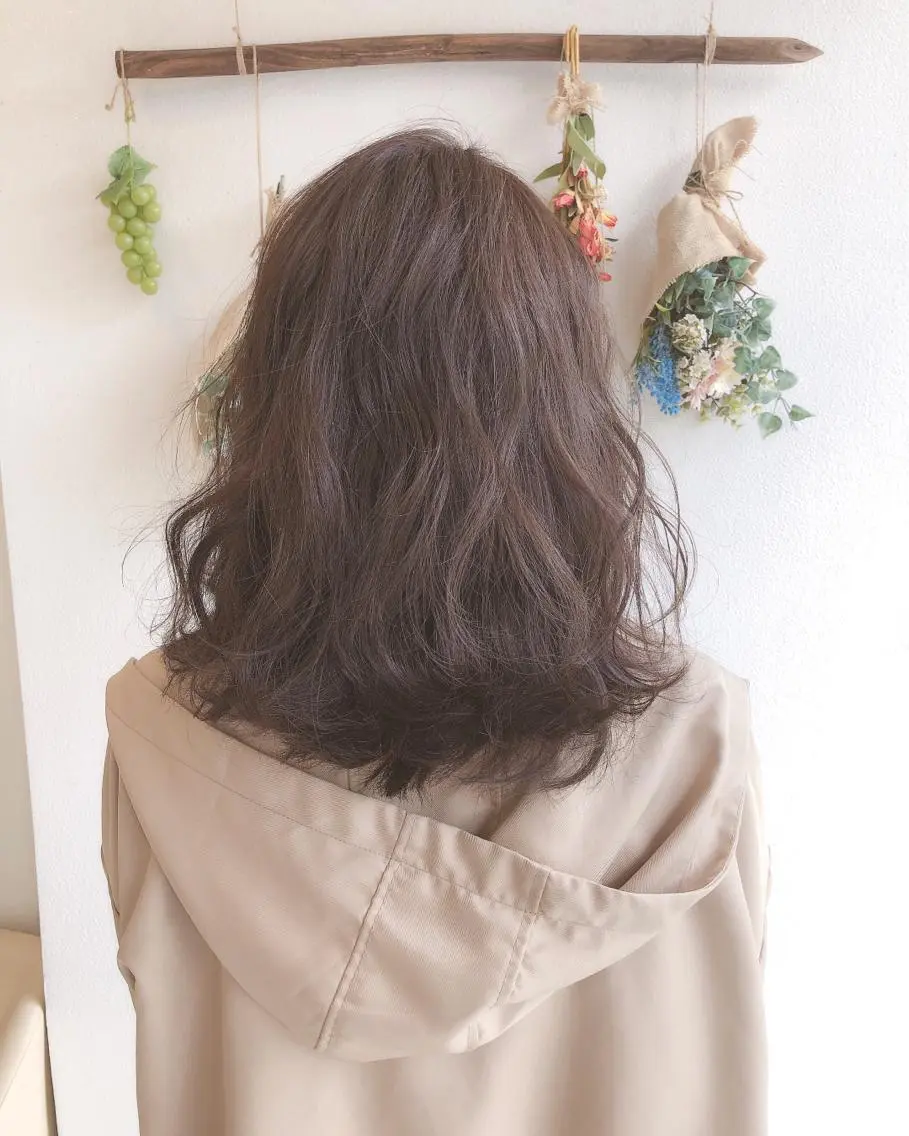 セミロング カラー カット ヘアカラー 山口 明日花のヘアスタイル
