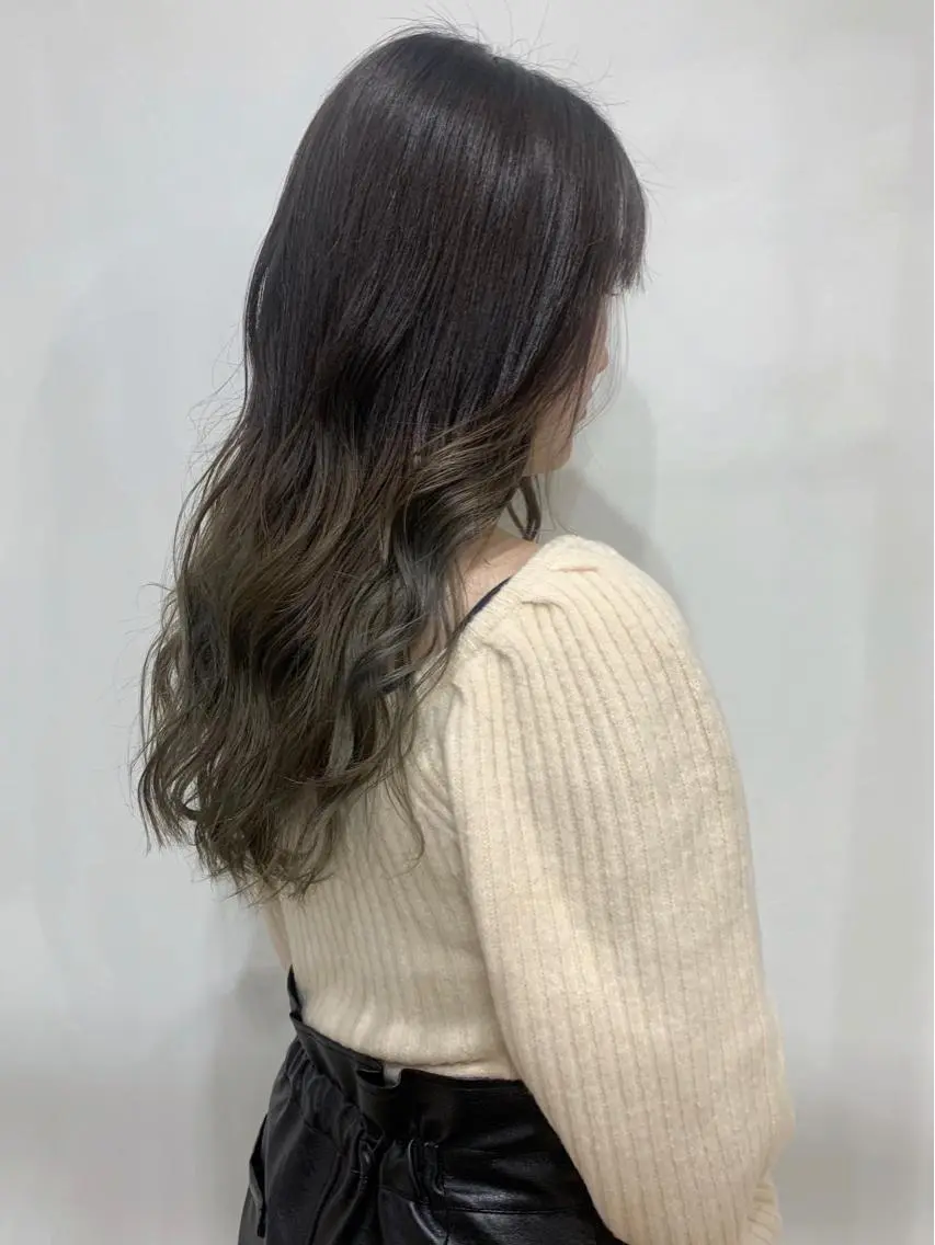 カラー white.梅田 デザインカラー🦄のヘアスタイル