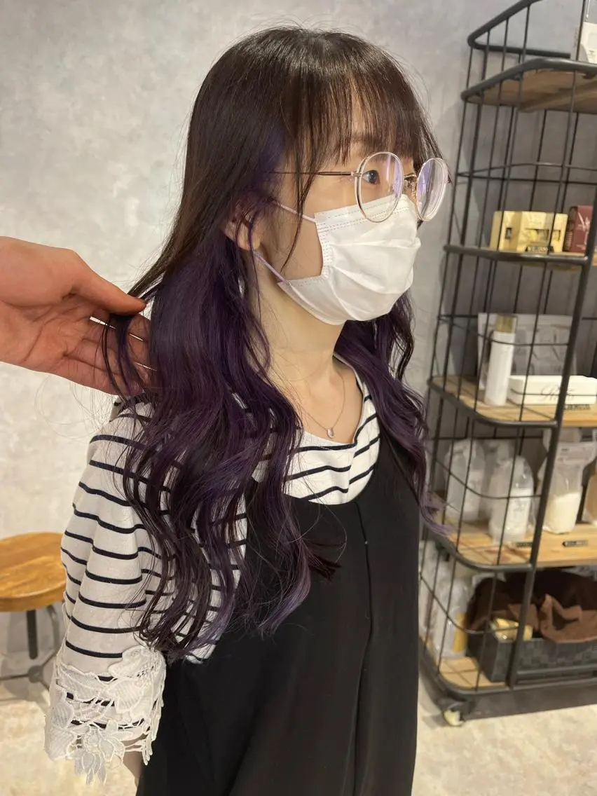 ロング カラー ブリーチ ケアブリーチ インナーカラー パープルカラー カット ヘアカラー トリートメント 福西 洋斗のヘアスタイル