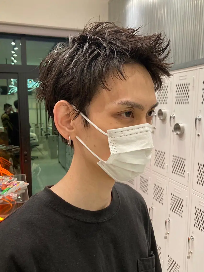 ショート メンズ 刈り上げ 透明感カラー 大人グレージュ有村のヘアスタイル