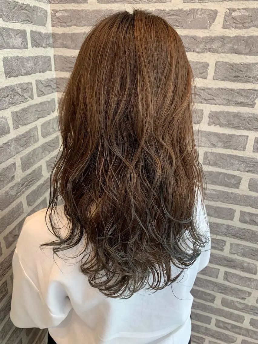 ミディアム カラー グラデーションカラー Earth岩槻店 YAGIのヘアスタイル
