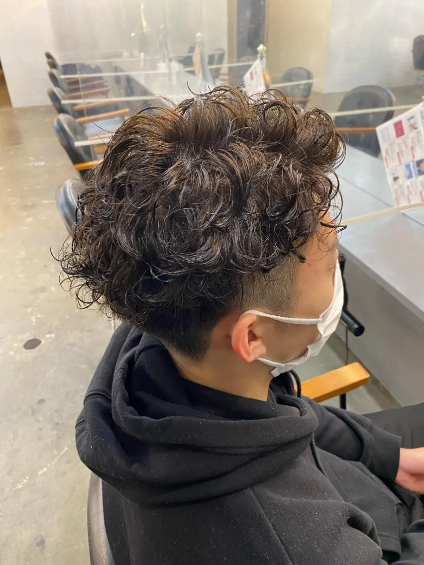 メンズ メンズパーマ カット パーマ ✂韓国レイヤー 🦋みやび🪽のヘアスタイル