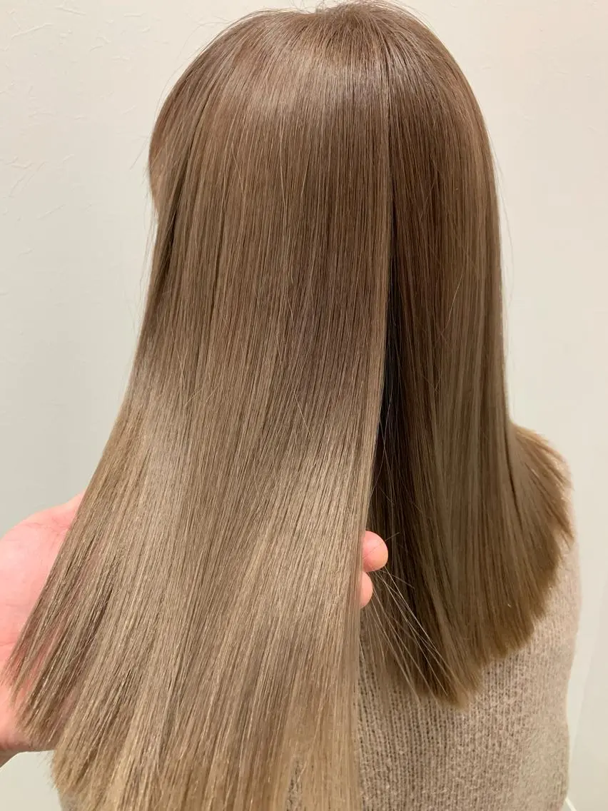 セミロング カット ヘアカラー トリートメント 🍀ケアブリーチ カラー🍀坂井のヘアスタイル