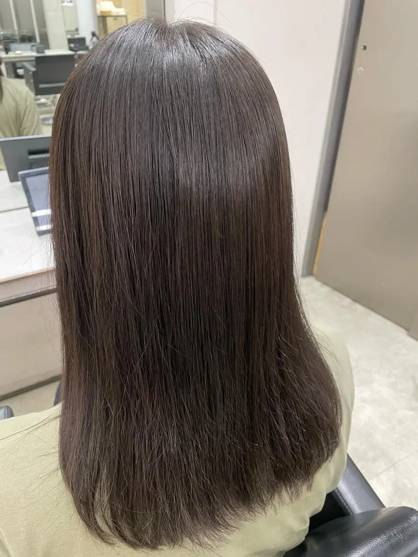 セミロング パーマ トリートメント ストレートパーマ カット 縮毛矯正 トリートメント 透明感カラー✨艶髪 制作🌱山根あゆみのヘアスタイル