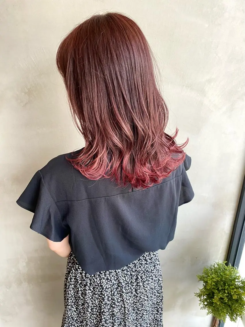 ロング カラー ヘアアレンジ ネイル マツエク・マツパ インナーカラー くびれヘア 外国人風カラー 学生 レイヤーカット カット ヘアカラー 夜23時まで予約🉑 reverieあきらのヘアスタイル