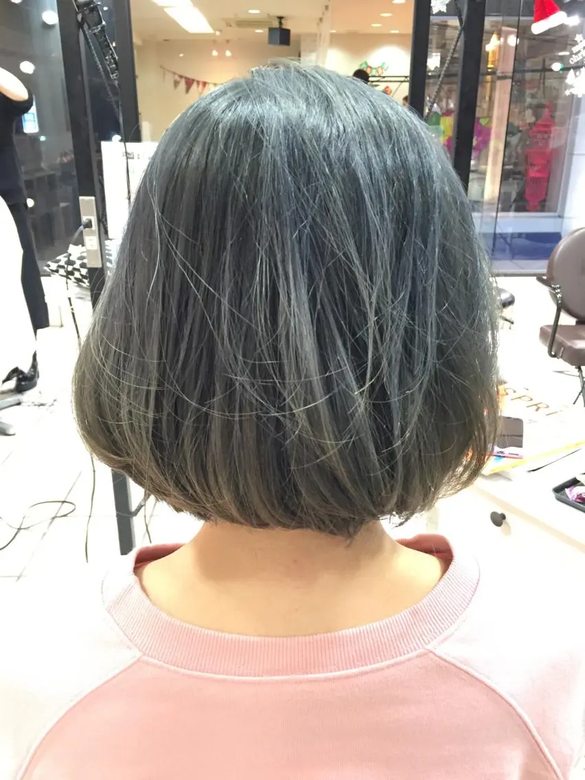 ショート ミディアム カラー ブルーカラー ブルーグレー ブルーグレージュ グラデーションカラー グレージュ 西村 達哉のヘアスタイル