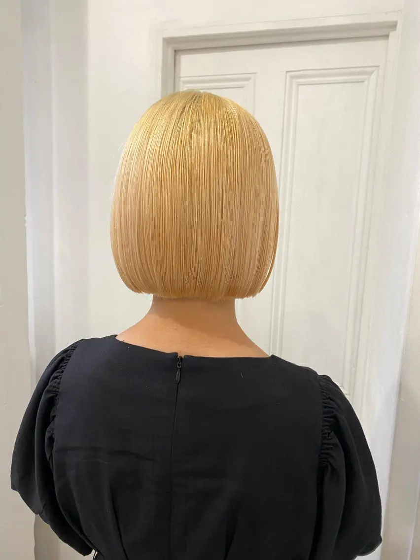 ショート カラー wakana/ 柔らかベージュカラーのヘアスタイル