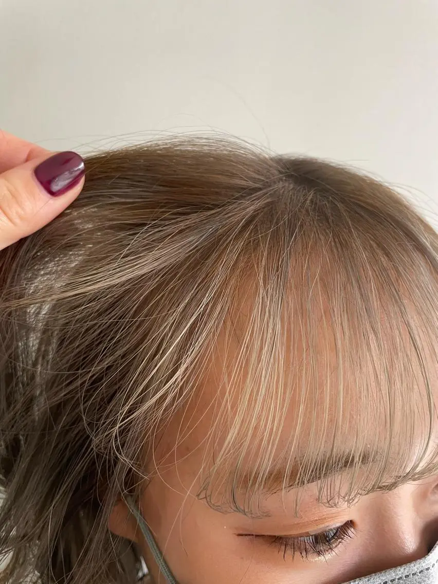 カラー ブリーチ 大賀 チサトのヘアスタイル