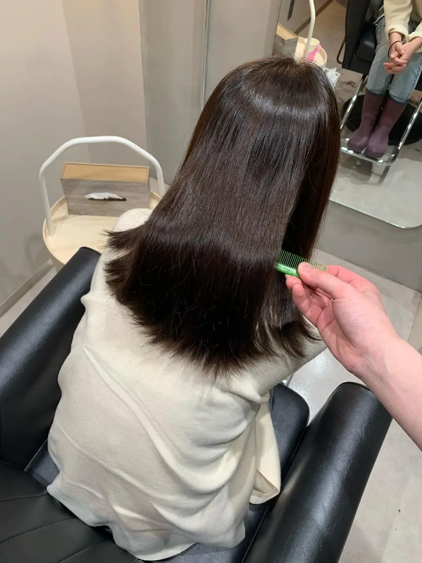 セミロング カラー カット トリートメント 白髪ぼかしハイライト 柳川拓哉のヘアスタイル