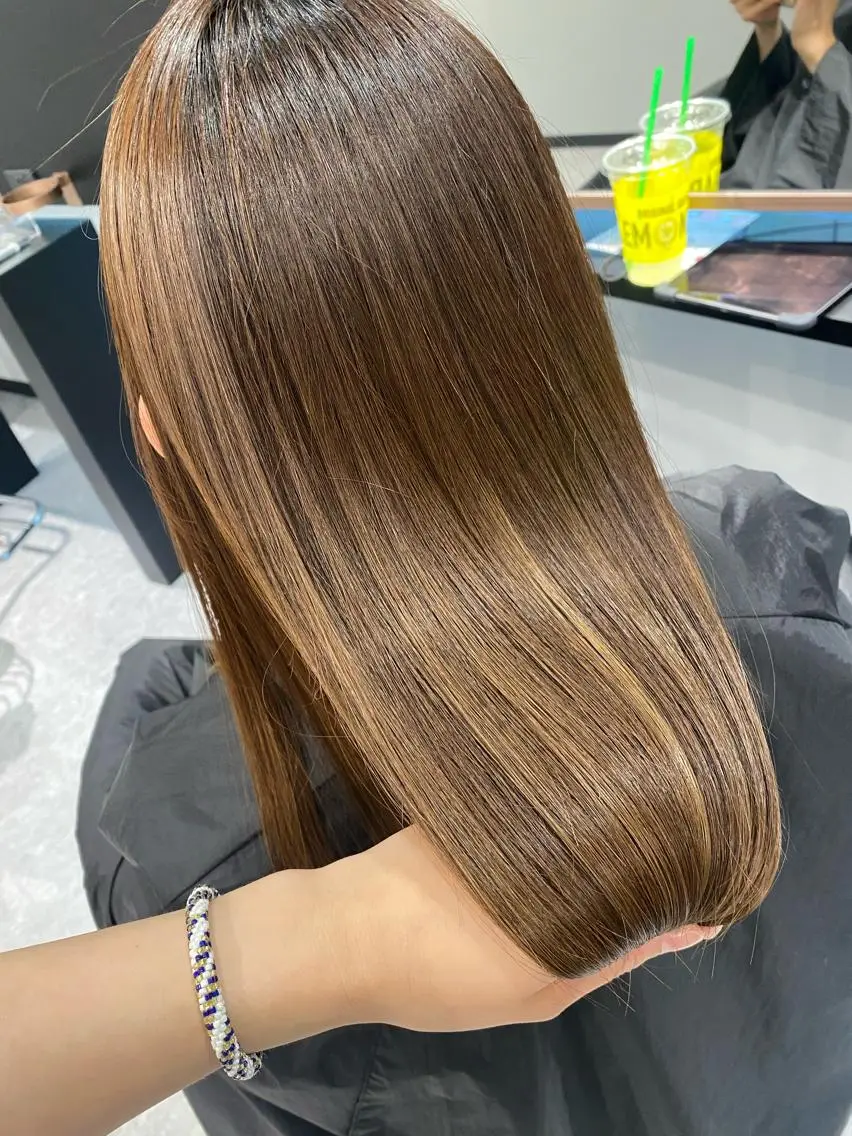 ロング アッシュ アッシュブラウン ハイライト 髪質改善 トリートメント トリートメント 大上 真奈未のヘアスタイル