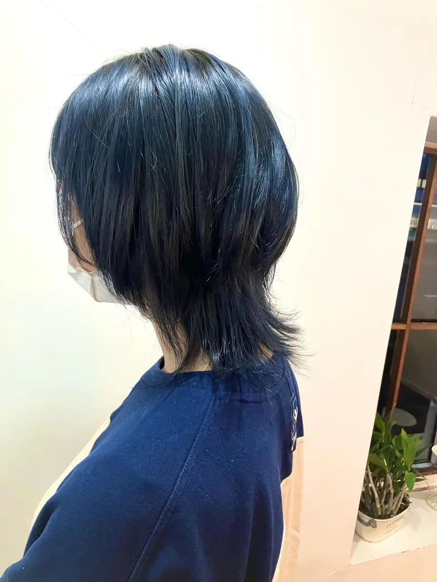 カラー 黒髪 ブルーカラー ブルーブラック ヘアカラー 佐藤 悠生 メンズパーマ.カットのヘアスタイル