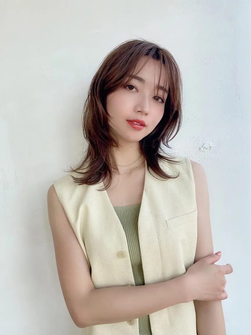 ミディアム ウルフカット 鎌倉 彩のヘアスタイル