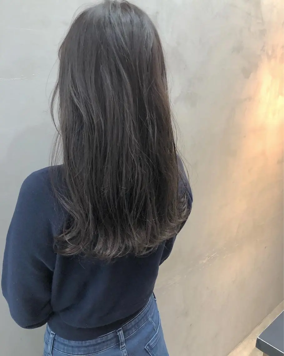 セミロング カラー ヘアアレンジ ダークグレー カット 縮毛矯正 トリートメント 早瀬裕之 パーマのヘアスタイル