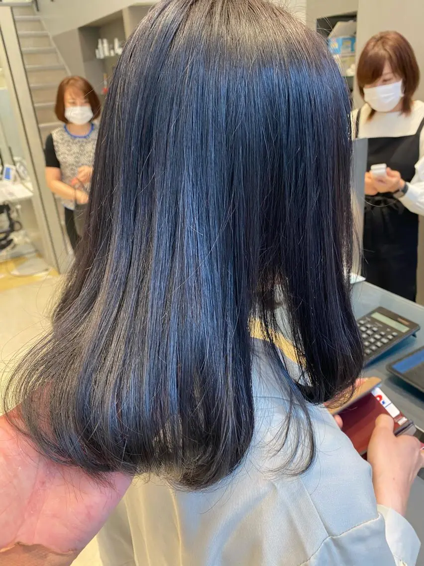 ミディアム カラー ブルーカラー ブルーグレー ブルーグレージュ グレージュ カット ヘアカラー トリートメント ヘアセット 💜髪質改善美髪💜 星野清光のヘアスタイル