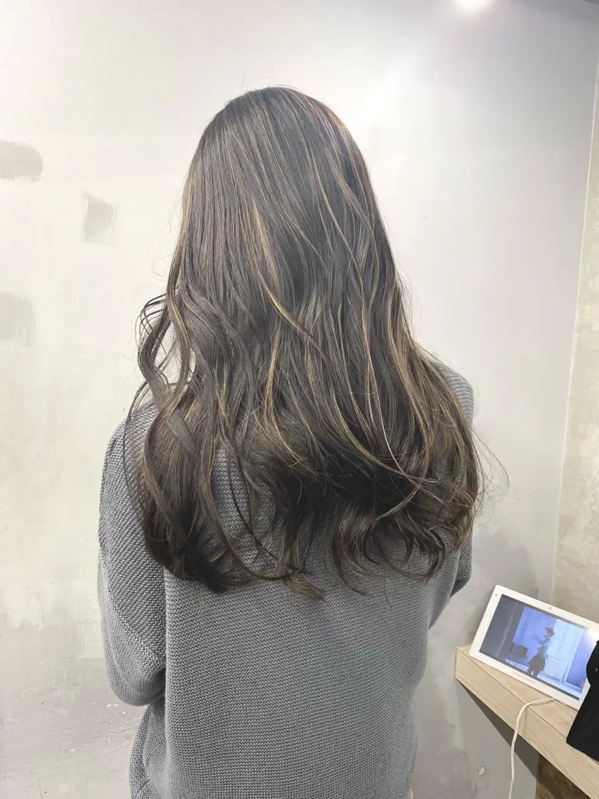 ロング カラー バレイヤージュ ベージュカラー ブリーチ ケアブリーチ 透明感カラー ヘアカラー トリートメント opus 店長大和 レイヤー/赤み消しのヘアスタイル